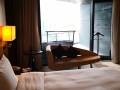 -上海滴水湖皇冠假日酒店