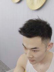 -即型男士理发工作室