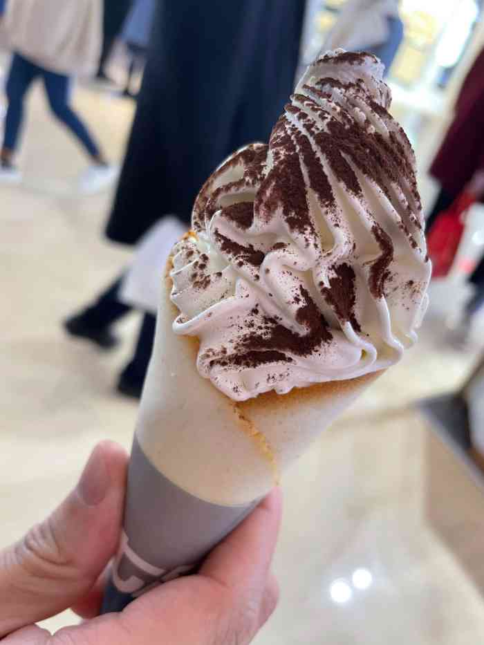 肯德基甜品站(龙湖店)-"朋友们都比较爱吃冰淇淋,专门来到肯德基甜.