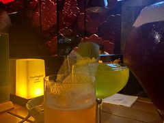 -FOUR PLAY BAR