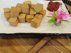 -靠山屯东北铁锅炖(东北菜，古美西路店)