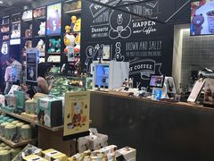 -LINE FRIENDS Garosu-gil Flagship Store
