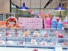 面包甜点陈列柜-巴黎贝甜(大宁国际商业广场店)