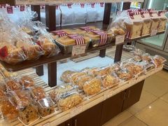 -红宝石·鲜奶小方·海派西点房(万航店)