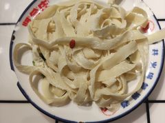 -喜悦小串丹东小黄牛海鲜烧烤大排档(民主广场店)