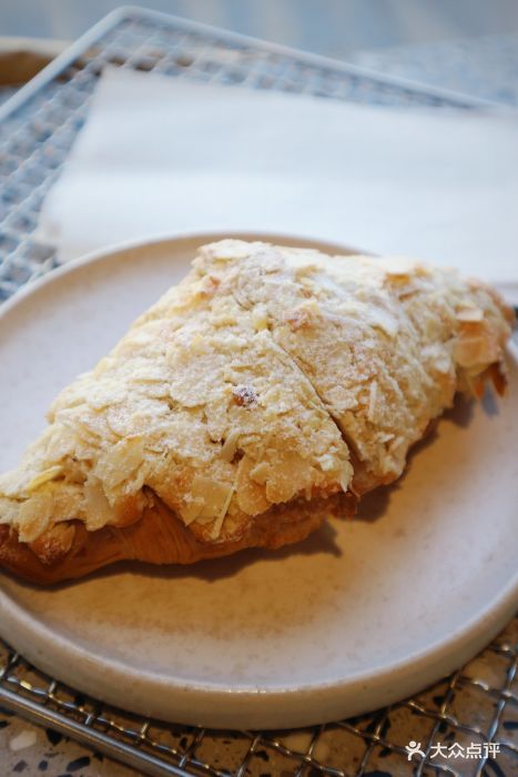 dotcom bakery 古点面包(霄云路店)加州杏仁可颂图片