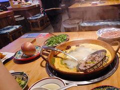 -洱火云南酸菜牛肉火锅(石景山当代商城店)