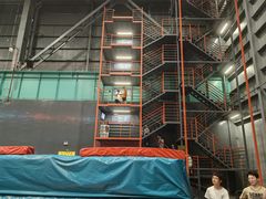-极限PLAY运动娱乐新世界·团建派对潮玩休闲馆·室内蹦极高空游乐园
