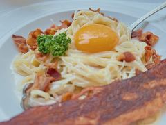 -Chom Cafe and Restaurant