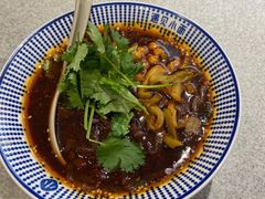 大勺肉酱酸辣粉-遇见小面(东方宝泰店)