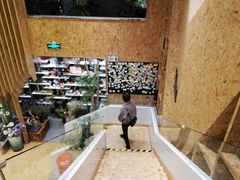 -新华里咖啡书吧(新华书店小寨店)