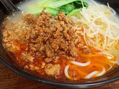 辣肉米线-金家小金碗云南过桥米线