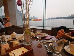 靠窗位-白天鹅宾馆·流浮阁咖啡厅