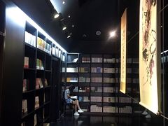 -钟书阁(松江泰晤士小镇店)