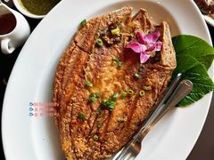 -Chom Cafe and Restaurant