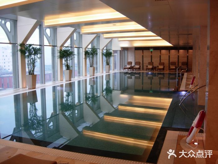 北京四季酒店泳池1图片