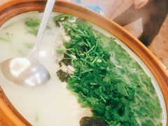 秀水鱼头皇-千岛湖鱼味馆(十字街总店)
