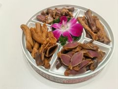 -梅利汴京烤鸭•开封豫菜地标店(东大街店)