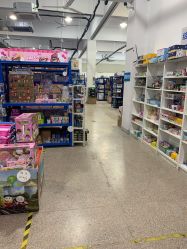 -逝水玩具折扣店
