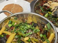 -乡土特色.冷锅鱼.牦牛肉汤锅