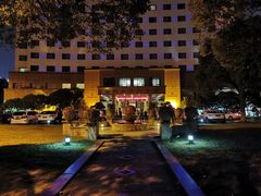 -山明水秀大饭店