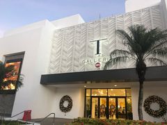 -Cha Café and Bistro