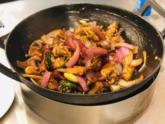 -胡须佬鸡煲四季火锅店(石厦西村直营店)