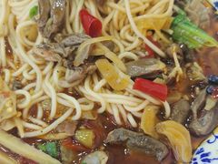 -渝之汇牛肉豌杂面