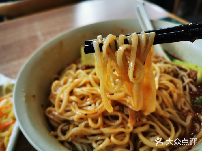 李先生牛肉面(天赐街店)重庆摊摊面图片
