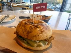 香脆鸡排披萨堡-必胜客(巴沟店)