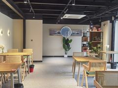 -臻鲜燕海鲜融合餐厅(金陵style店)