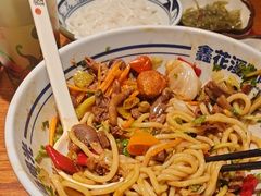 -鑫花溪牛肉米粉(东环大润发店)
