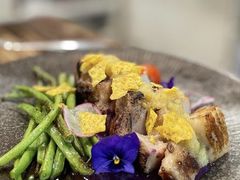 慢煮荷兰五花肉配话梅鲜菠萝汁-青花亭 Aobana HK