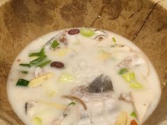 -滇香肴·云南菜蒸汽石锅鱼(云南北路店)