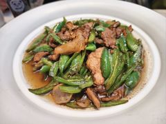 -阿瓦山寨·湘菜现炒·剁椒鱼头王(咸阳总店)