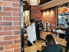 -裕记烧腊连锁餐饮(国商分店)