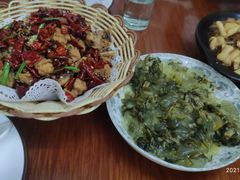 -胡子饮食店