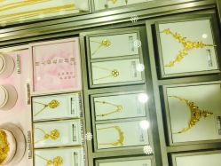 -周大福CHOW TAI FOOK(宝山苏宁易购店)