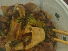 -愉肴麻辣香锅(中北镇店)