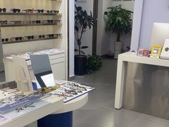 -视野联行眼镜•蔡司•依视路(温江店)