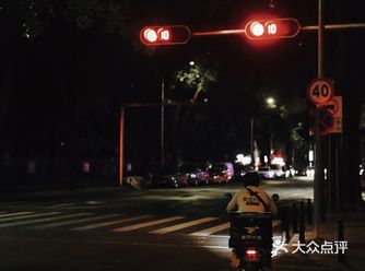 ｜街拍｜晚上11点的深圳，你是否还在路上