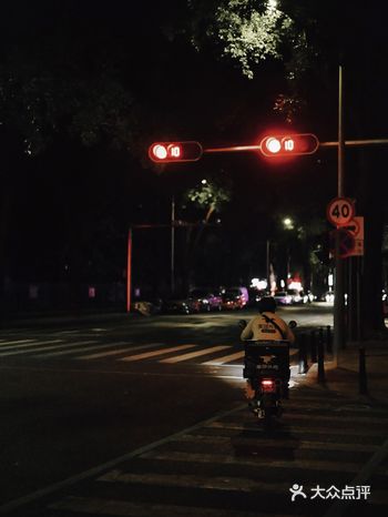 ｜街拍｜晚上11点的深圳，你是否还在路上