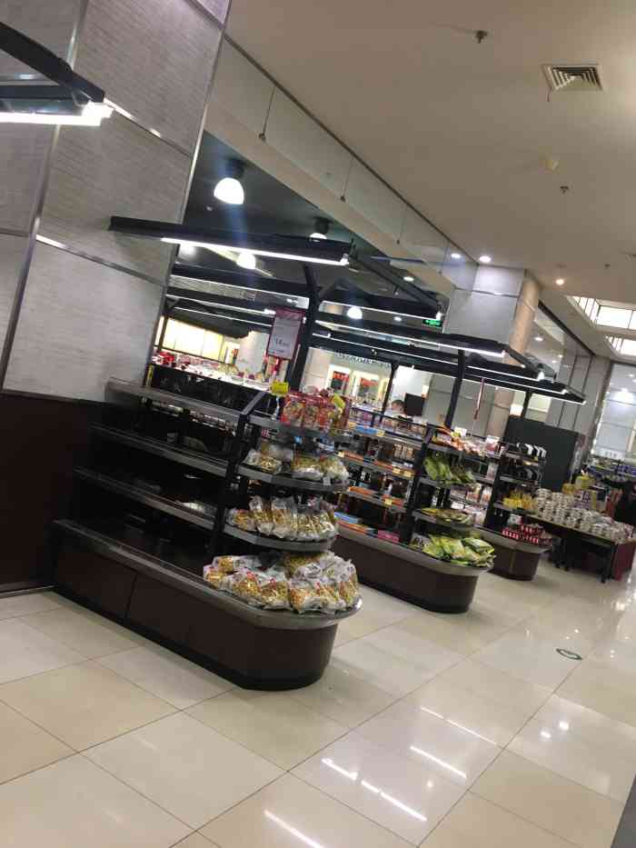 麦凯乐超市-"真的是好久没有逛超市了,从麦凯乐门进去,.