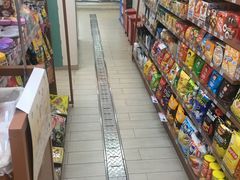 -全家便利店(宜山路站店)