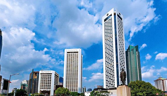 【位置】新街口地铁2号线附近的金轮国际广场1505室,上电梯到了.