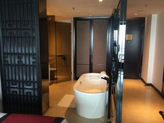 -三亚湾海居铂尔曼度假酒店