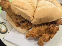 猪扒包-胜利茶餐室