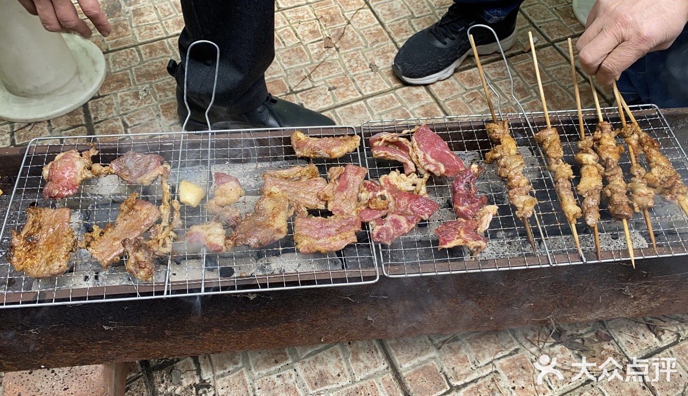 后院烧烤刚上岸的秋刀鱼最是肥美