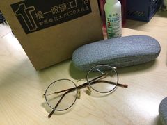 -提一眼镜·蔡司·依视路(小寨店)