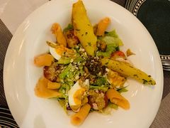 经典沙拉配三文鱼-LA CREPERIE BRETONNE布列塔尼法式餐厅(天童北路店)